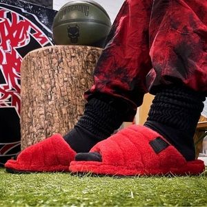 UGG mens Fluff You Red slippers（mens sz.+1.5=womens sz.）new with box